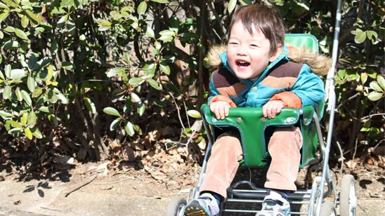 写真：ベビーカーに乗る子ども