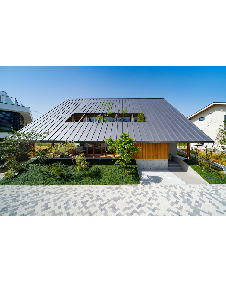 写真：二階建て住宅外観　ヤマダホームズ