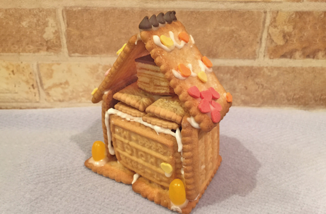 クリスマスのお菓子のお家をつくろう