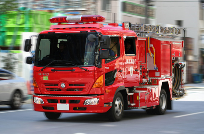 働く車がやってくる 消防車 パトカー ミニカープレゼント イベントの紹介 住宅展示場 モデルハウスの相模原 古淵ハウジングステージ