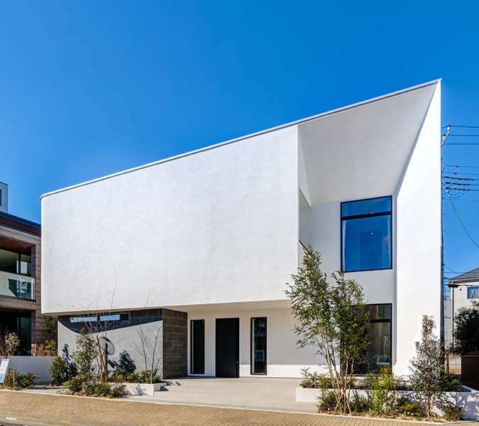 写真：白い外壁の住宅　三栄建築設計デザインオフィス