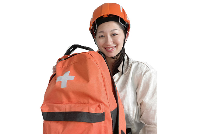 新井真由美