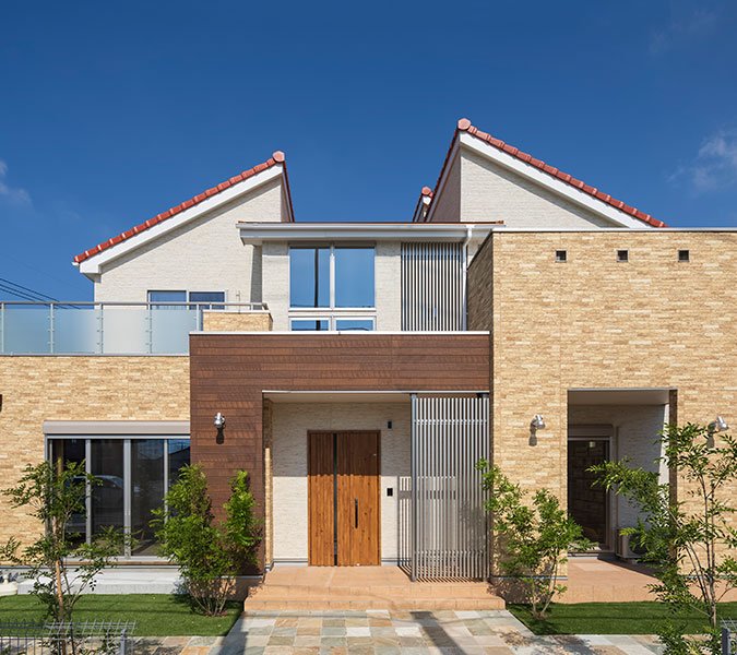 写真：二階建て住宅外観　アイダ設計