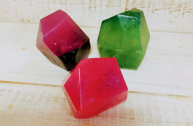 宝石せっけんづくり