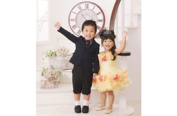 写真:男の子と女の子
