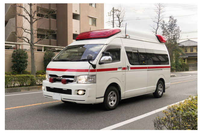 写真:救急車