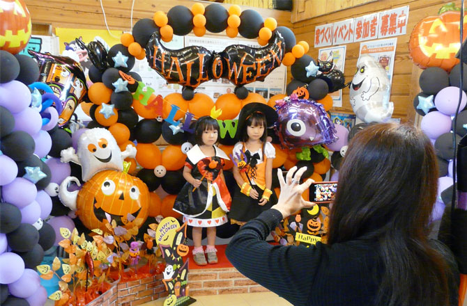 写真:ハロウィンの仮装写真撮影