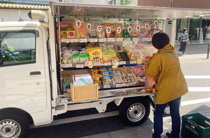 写真:おやつキャラバン