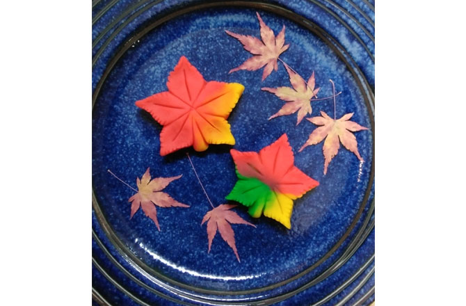 写真:紅葉の練り切り