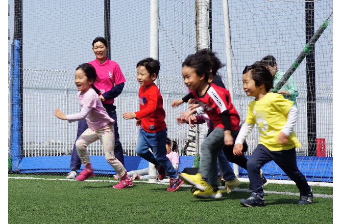 早く走れるコツをつかもう！お子さまかけっこ教室