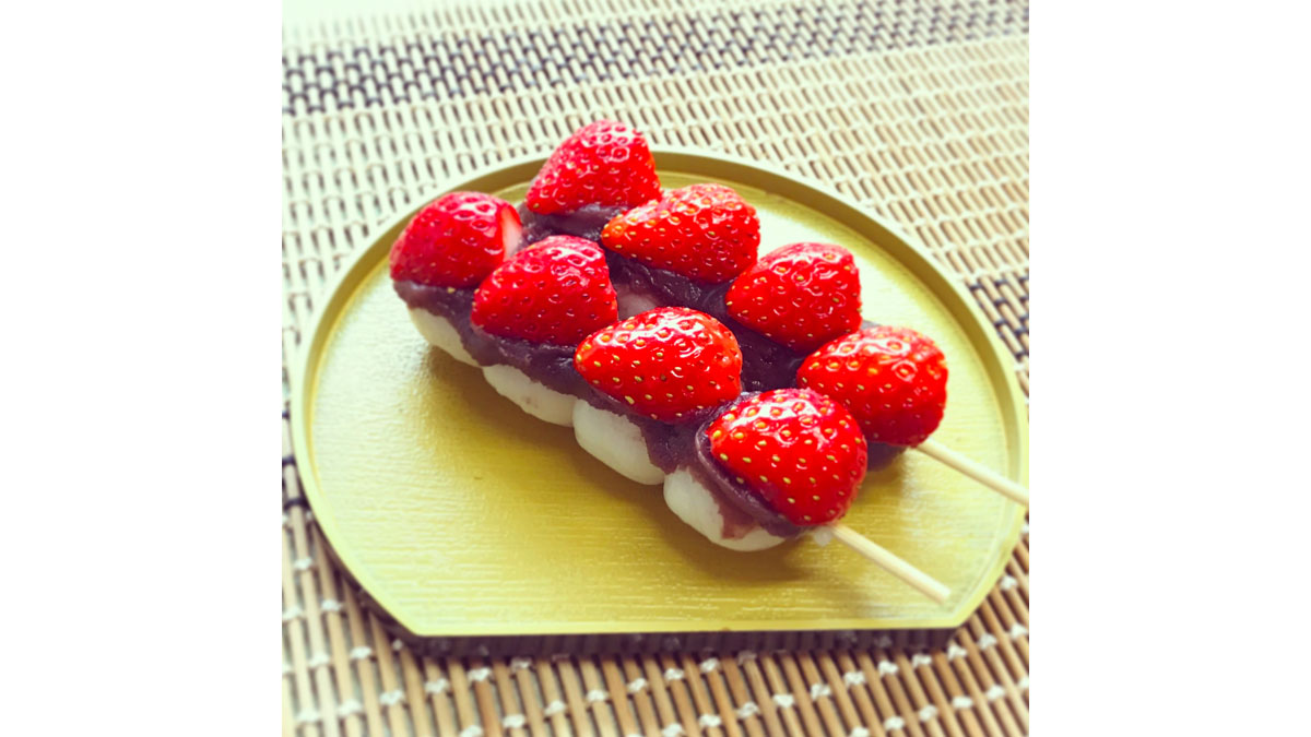 写真：いちごの串団子