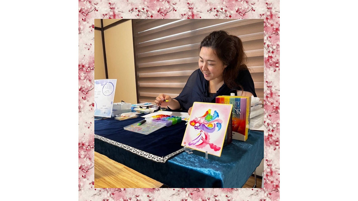 幸せを呼ぶ花文字でおなまえを描いてもらおう！【お子様連れ限定】